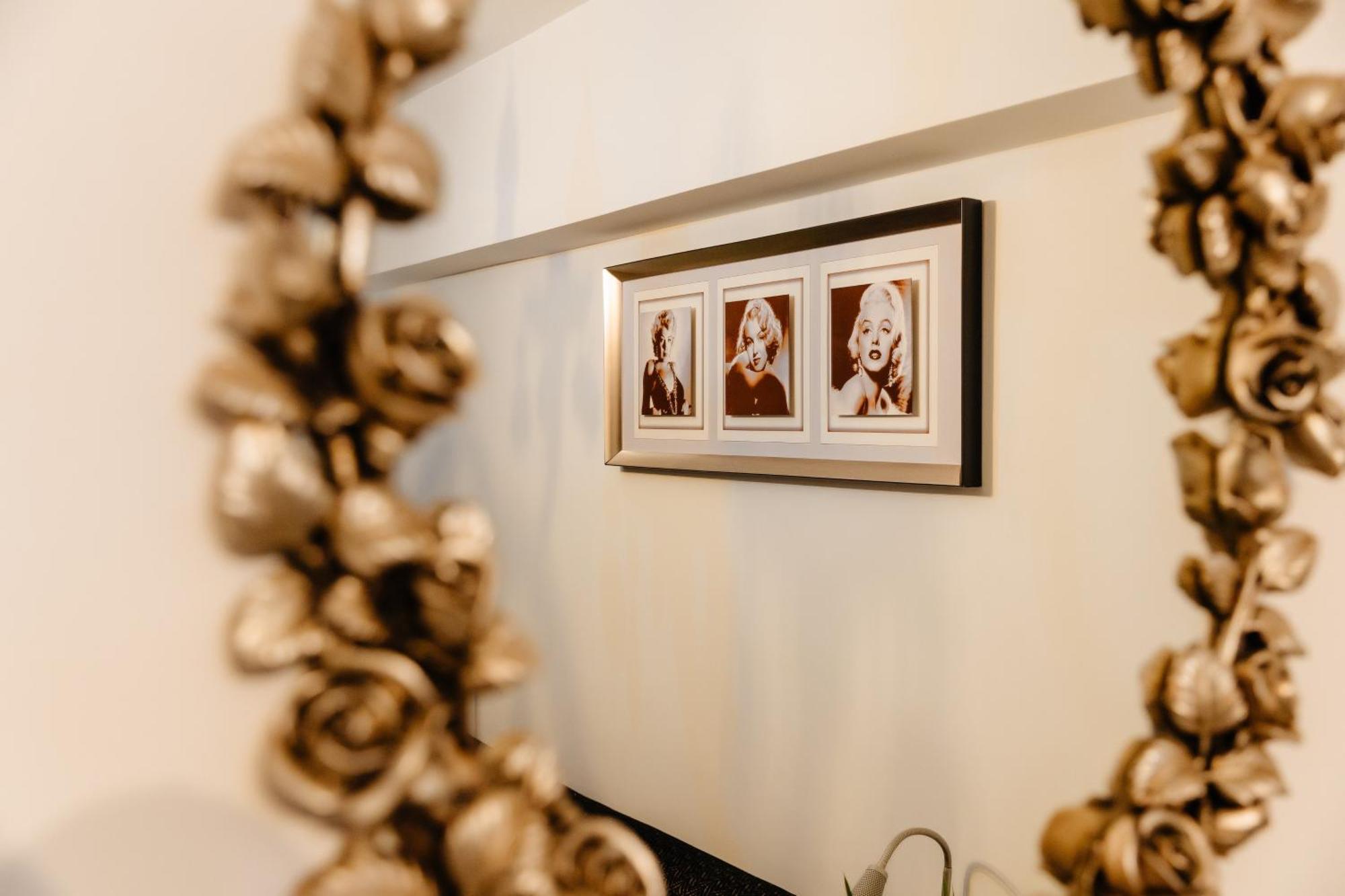Glamour Ultracentral Craiova Exteriér fotografie